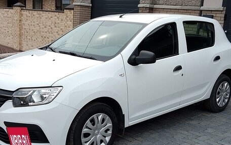 Renault Sandero II рестайлинг, 2019 год, 940 000 рублей, 2 фотография