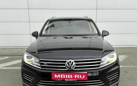 Volkswagen Touareg III, 2016 год, 2 360 000 рублей, 2 фотография