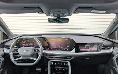 Audi Q5, 2025 год, 9 000 000 рублей, 10 фотография