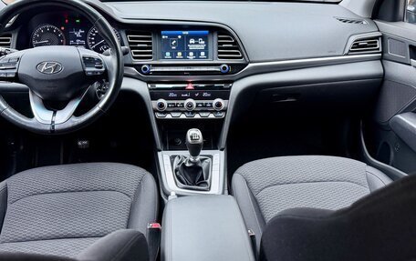 Hyundai Elantra VI рестайлинг, 2019 год, 1 650 000 рублей, 8 фотография