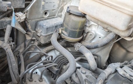 Toyota Noah III, 2003 год, 820 000 рублей, 16 фотография