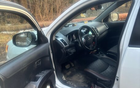 Mitsubishi Outlander III рестайлинг 3, 2011 год, 930 000 рублей, 6 фотография