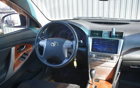 Toyota Camry, 2010 год, 819 999 рублей, 12 фотография