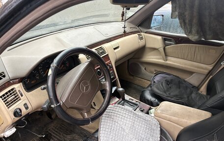 Mercedes-Benz E-Класс, 1996 год, 90 000 рублей, 7 фотография