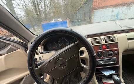 Mercedes-Benz E-Класс, 1996 год, 90 000 рублей, 10 фотография