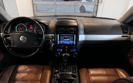 Volkswagen Touareg III, 2005 год, 697 000 рублей, 9 фотография