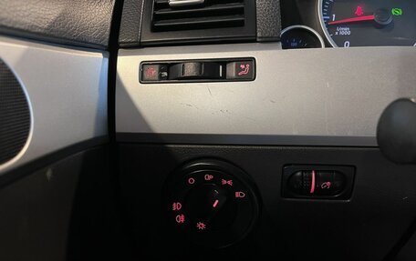 Volkswagen Touareg III, 2005 год, 697 000 рублей, 31 фотография