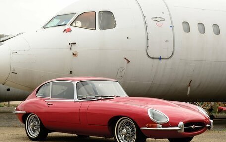 Jaguar E-type Series 3, 1968 год, 14 500 000 рублей, 1 фотография