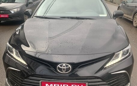 Toyota Camry, 2021 год, 3 000 000 рублей, 1 фотография