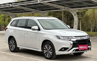 Mitsubishi Outlander III рестайлинг 3, 2022 год, 2 400 000 рублей, 1 фотография