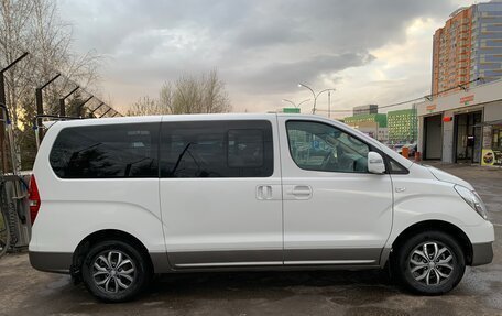 Hyundai Grand Starex Grand Starex I рестайлинг 2, 2017 год, 2 650 000 рублей, 4 фотография