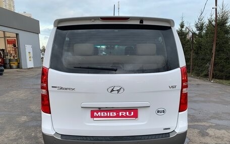 Hyundai Grand Starex Grand Starex I рестайлинг 2, 2017 год, 2 650 000 рублей, 5 фотография