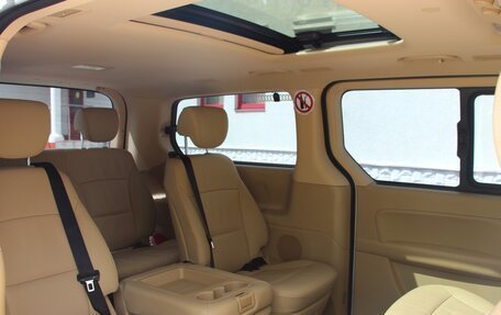 Hyundai Grand Starex Grand Starex I рестайлинг 2, 2017 год, 2 650 000 рублей, 6 фотография