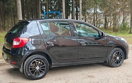 Renault Sandero II рестайлинг, 2016 год, 950 000 рублей, 17 фотография