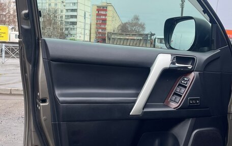 Toyota Land Cruiser Prado 150 рестайлинг 2, 2014 год, 2 850 000 рублей, 7 фотография