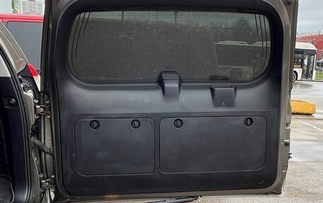 Toyota Land Cruiser Prado 150 рестайлинг 2, 2014 год, 2 850 000 рублей, 11 фотография