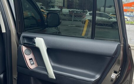 Toyota Land Cruiser Prado 150 рестайлинг 2, 2014 год, 2 850 000 рублей, 13 фотография