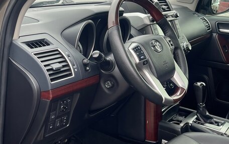 Toyota Land Cruiser Prado 150 рестайлинг 2, 2014 год, 2 850 000 рублей, 10 фотография