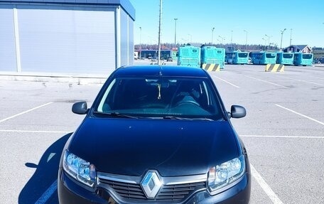 Renault Logan II, 2015 год, 650 000 рублей, 2 фотография