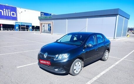 Renault Logan II, 2015 год, 650 000 рублей, 4 фотография