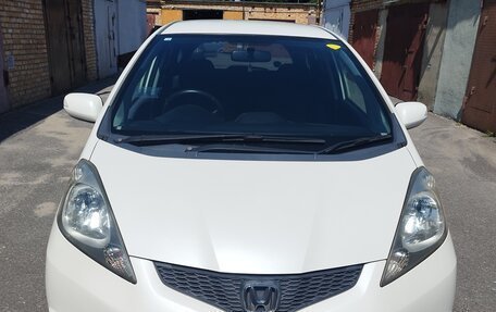 Honda Fit III, 2010 год, 985 000 рублей, 2 фотография