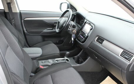 Mitsubishi Outlander III рестайлинг 3, 2014 год, 1 600 000 рублей, 12 фотография