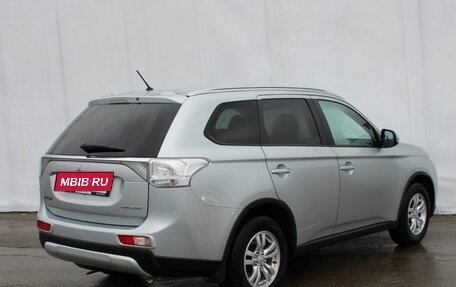 Mitsubishi Outlander III рестайлинг 3, 2014 год, 1 600 000 рублей, 7 фотография