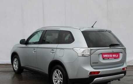 Mitsubishi Outlander III рестайлинг 3, 2014 год, 1 600 000 рублей, 5 фотография