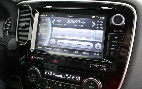 Mitsubishi Outlander III рестайлинг 3, 2014 год, 1 600 000 рублей, 19 фотография