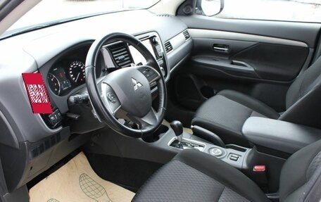 Mitsubishi Outlander III рестайлинг 3, 2014 год, 1 600 000 рублей, 16 фотография