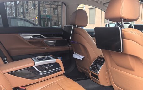 BMW 7 серия, 2018 год, 3 500 000 рублей, 19 фотография