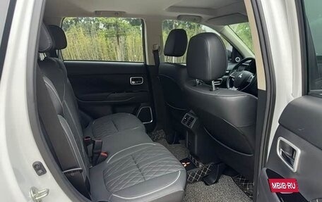 Mitsubishi Outlander III рестайлинг 3, 2022 год, 2 400 000 рублей, 15 фотография