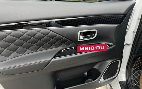 Mitsubishi Outlander III рестайлинг 3, 2022 год, 2 400 000 рублей, 17 фотография