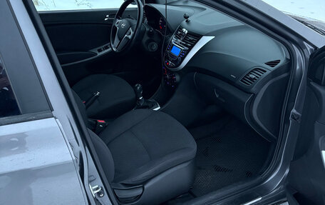 Hyundai Solaris II рестайлинг, 2012 год, 700 000 рублей, 10 фотография