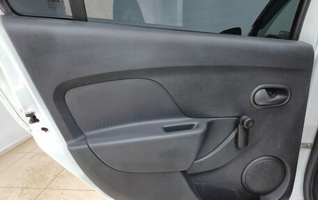 Renault Logan II, 2018 год, 790 000 рублей, 14 фотография