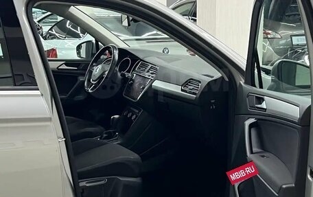 Volkswagen Tiguan II, 2020 год, 2 997 000 рублей, 24 фотография