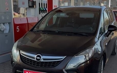 Opel Zafira C рестайлинг, 2013 год, 840 000 рублей, 1 фотография