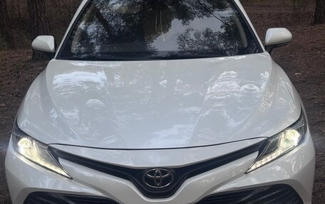 Toyota Camry, 2019 год, 1 900 000 рублей, 3 фотография