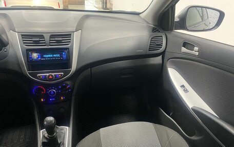 Hyundai Solaris II рестайлинг, 2013 год, 826 000 рублей, 23 фотография