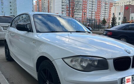 BMW 1 серия, 2010 год, 580 000 рублей, 2 фотография