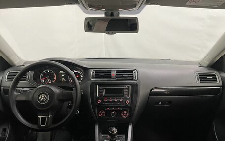 Volkswagen Jetta VI, 2011 год, 999 000 рублей, 10 фотография
