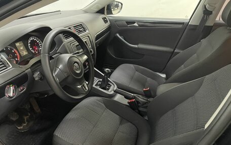 Volkswagen Jetta VI, 2011 год, 999 000 рублей, 11 фотография