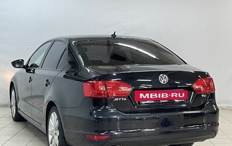 Volkswagen Jetta VI, 2011 год, 999 000 рублей, 5 фотография