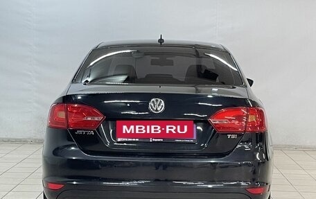 Volkswagen Jetta VI, 2011 год, 999 000 рублей, 6 фотография