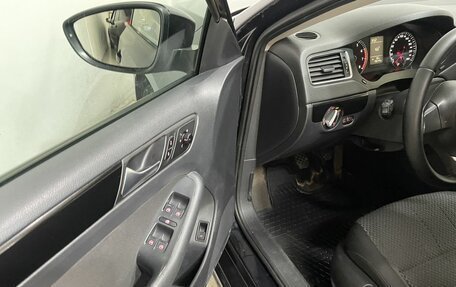 Volkswagen Jetta VI, 2011 год, 999 000 рублей, 16 фотография