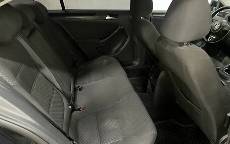 Volkswagen Jetta VI, 2011 год, 999 000 рублей, 17 фотография