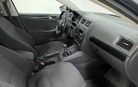 Volkswagen Jetta VI, 2011 год, 999 000 рублей, 18 фотография