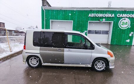 Honda Mobilio I, 2002 год, 350 000 рублей, 4 фотография