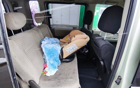 Honda Mobilio I, 2002 год, 350 000 рублей, 10 фотография