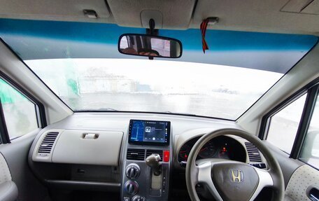 Honda Mobilio I, 2002 год, 350 000 рублей, 15 фотография